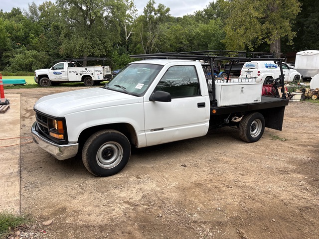 1998 Chevrolet C1500 4x2 Flatbed Truck