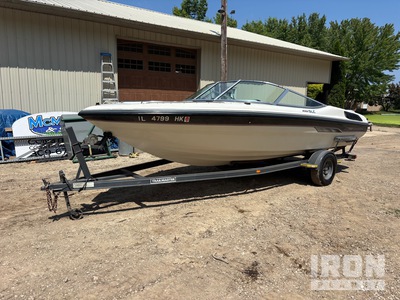 1992 Chaparral 2000 SLC Bowrider Boat w/ Trailmaster Trailer