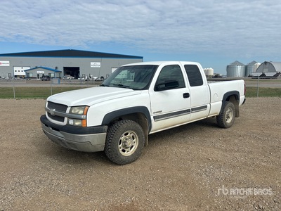 2003 Chevrolet Silverado 2500 4x4 Extended Cab Ute