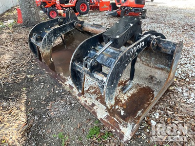 2024 Kubota GB3080 80 in Skid Steer Grapple Bucket (Inoperable)