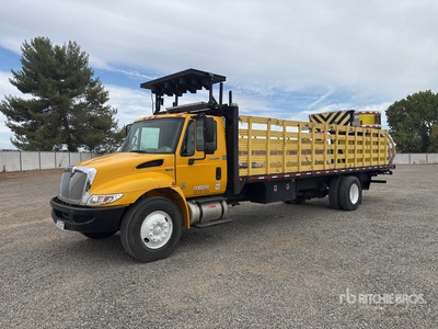 2014 International 4300 4x2 Attenuator Truck