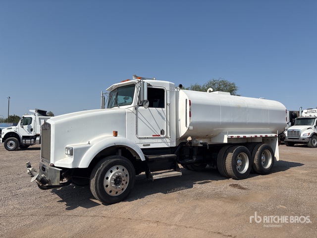 2004 Kenworth T800 4000 gal 6x2 Water Truck