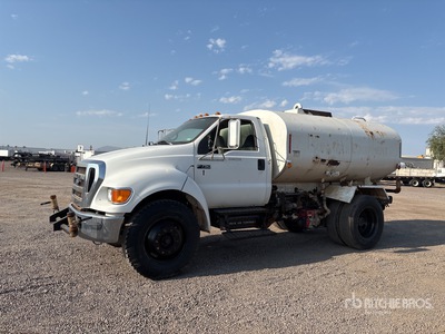 2006 Ford F-750 2000 gal 4x2 散水車