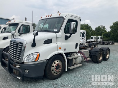 2020 Freightliner Cascadia 113 6x4 T/A Sleeper Truck Tractor