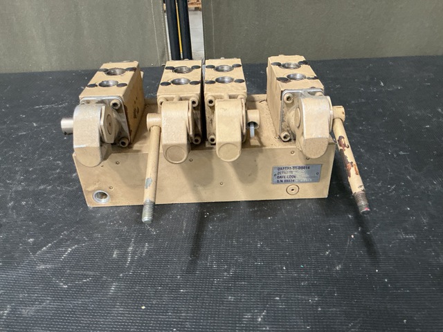 Oshkosh Defense 2CT401R Directional Control Linear Valve
