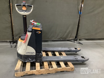Crown WP2335-45 Electric Pallet Jack
