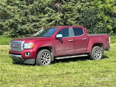 GMC Denali 4x4 Crew Cab Pickup