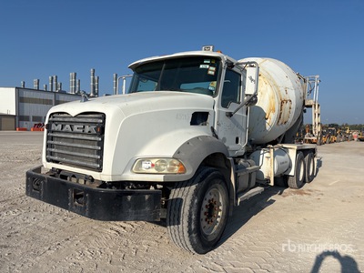 2016 Mack GU813 6x4 Beton-Fahrmischer