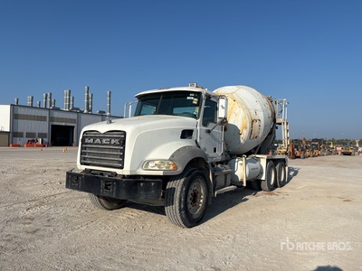2016 Mack GU813 6x4 Camion malaxeur