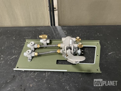 12505356 Vehicular Components Bracket