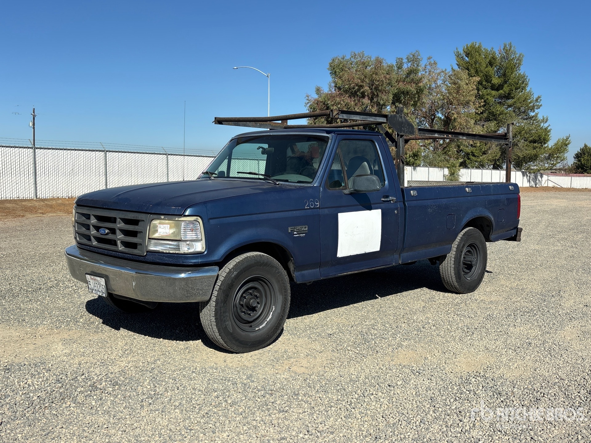 1995 Ford F-250 XL 4x2 Pickup