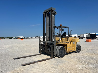 2008 Cat DP1000 20600 lb Pneumatic Tire Heftruck