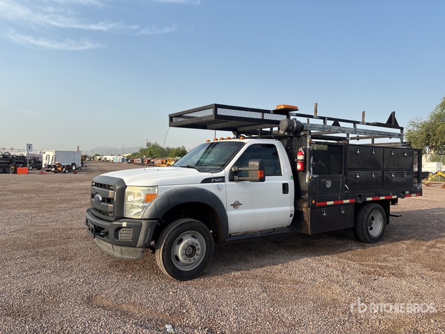 2016 Ford F-450 XL 4x4 Flatbed Truck