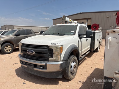2017 Ford F-550 4x4 Extended Cab Service Truck