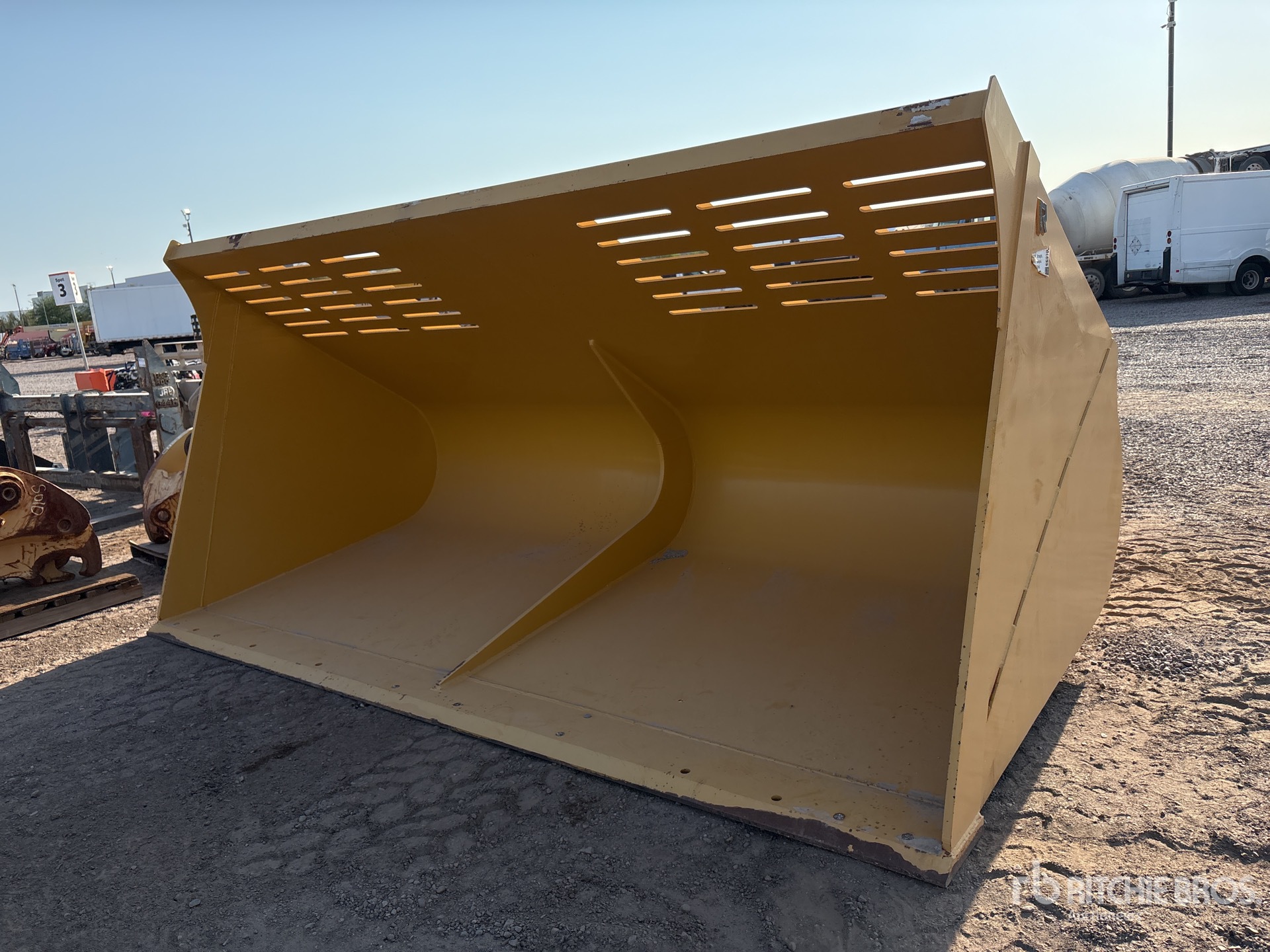 Rockland WC 172 in General Purpose Wheel Loader Bucket