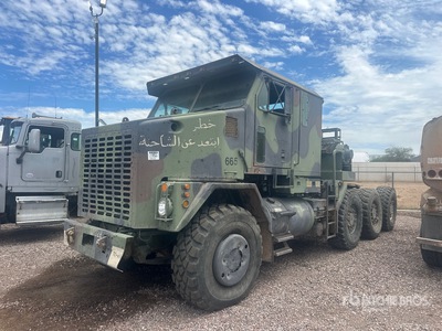 2001 Oshkosh M1070 8x8 Crew Cab Winch Truck