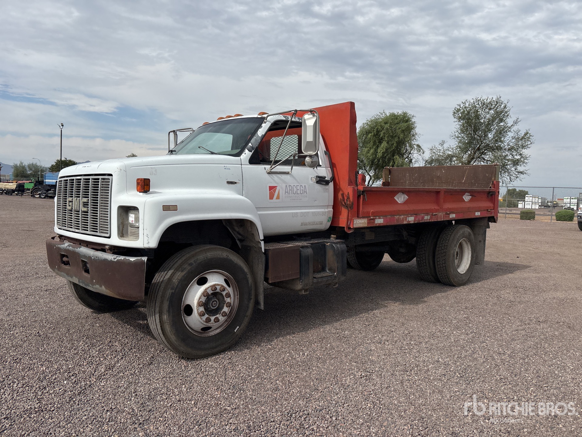 1995 GMC C7500 4x2 S/A Dump Truck