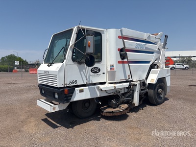 Johnston 3000 on 2004 Allianz Sweeper Truck