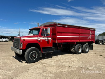 1979 International Harvester F1954 6x4 Camión de granos