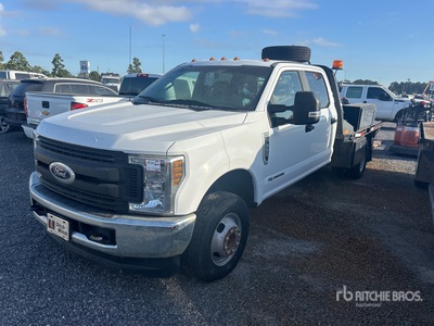 2018 Ford F-350 XL 4x4 Crew Cab Camion à Plateau (Inoperable)