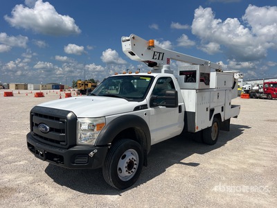 ETI ETT29SNT 29 ft on 2012 Ford F-450 XL 4x2 Piattaforma Autocarrata