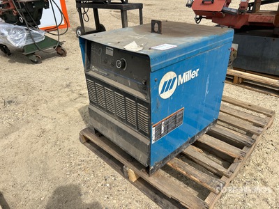 2004 Miller Deltaweld 302 Electric Welder