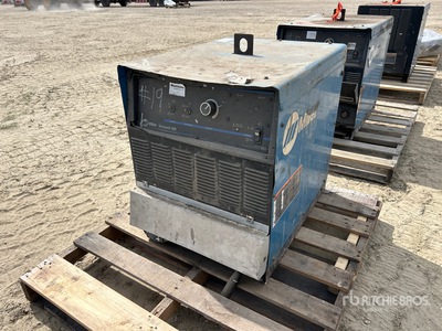 2004 Miller Deltaweld 302 Electric Welder