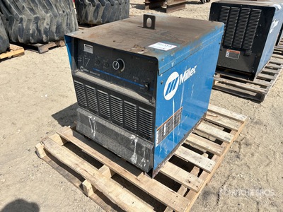 2004 Miller Deltaweld 302 Electric Welder