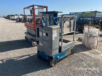 2014 Genie GR-15 Plateforme élévatrice à mât vertical