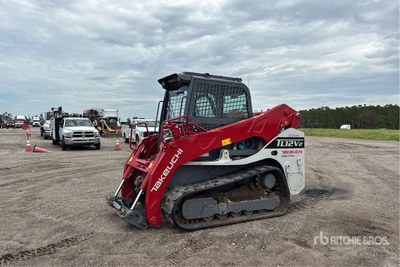2025 Takeuchi TL12V2 Two-Speed Chargeuse sur rails compacte