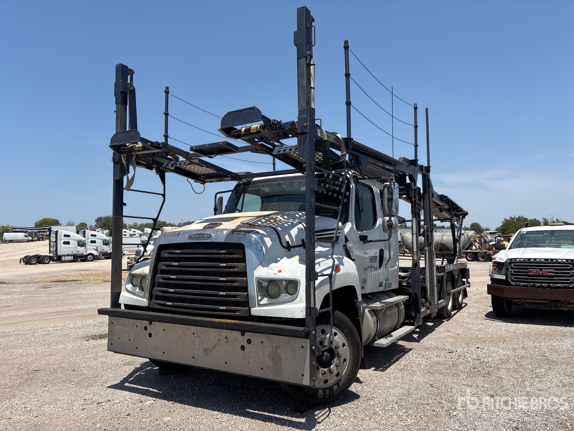 2014 Freightliner 114SD 6x4 Car Carrier Truck