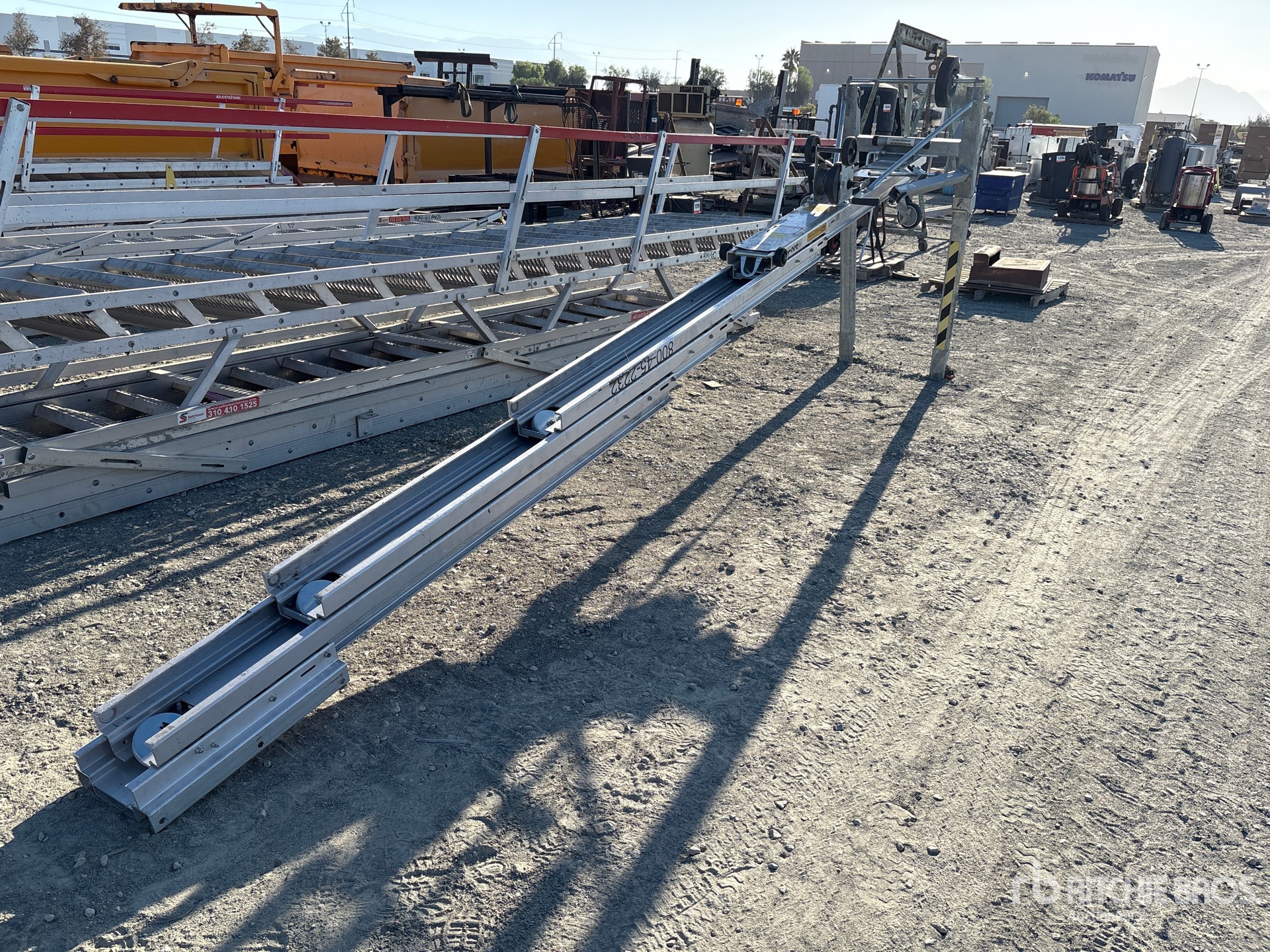 2023 Sumner 2124 650 lb Material Hoist