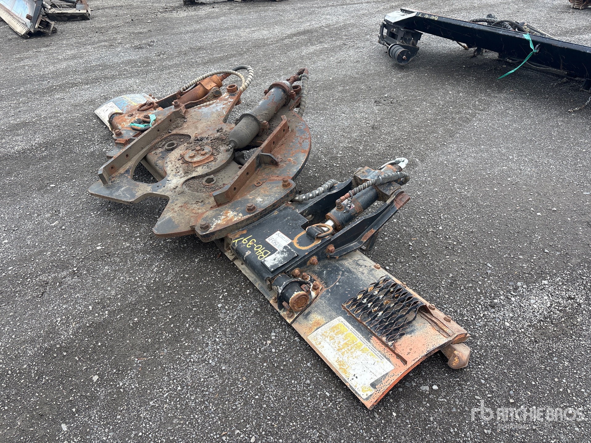 Hydraulic Plow Hitch - Fits Plow Truck