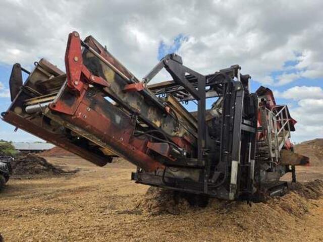 2022 Terex-Finlay 883 Screener