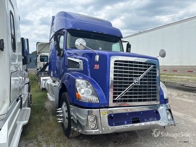 2008 Volvo VT 6x4 Cabeza Tractora Cabina Dormitorio (Inoperable)