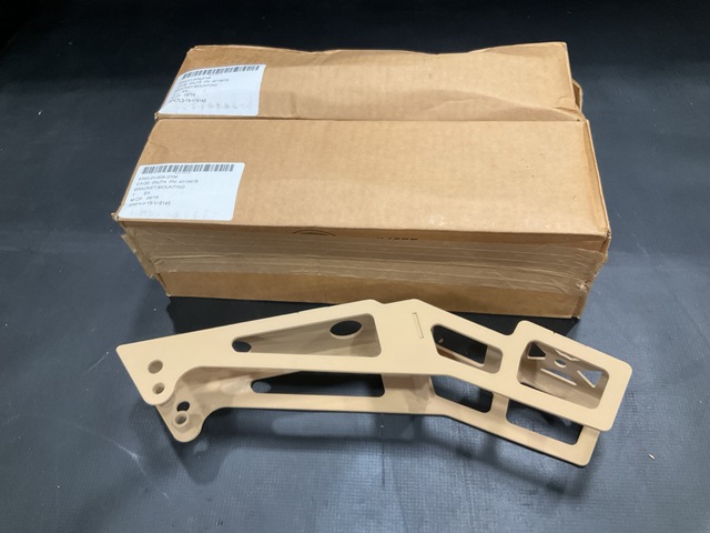 (24) Oshkosh 4019678 Mounting Brackets