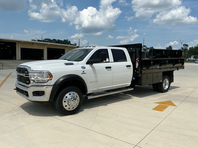 2021 Ram 5500 4x4 Crew Cab Flatbed Truck