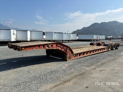 1989 Knight Tri/A Removable Gooseneck Lowboy Trailer