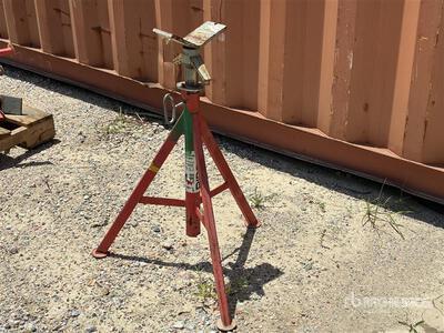 Quantity of (10) V-Head Jack Stands Divers - Magasin, entrepôt, consommateur