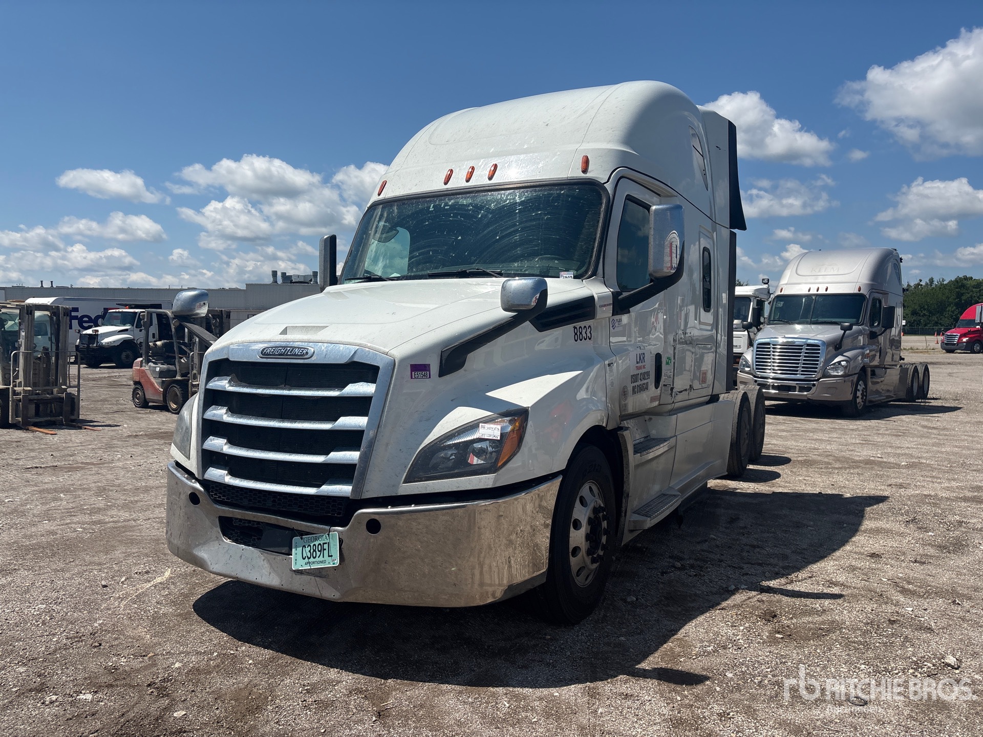 2019 Freightliner Cascadia 126 6x4 T/A Sleeper Truck Tractor