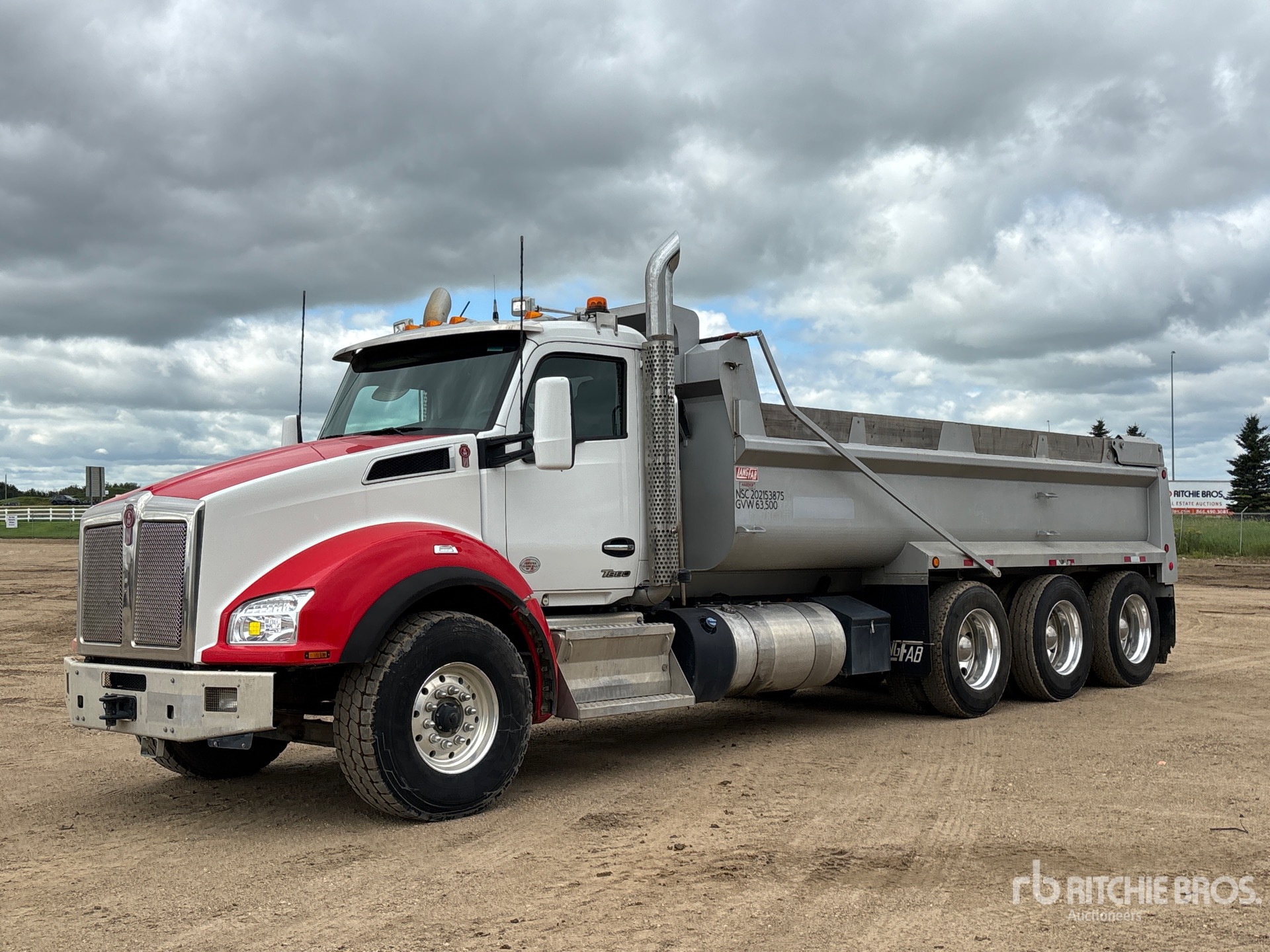 2024 Kenworth T880 8x6 Tri/A Dump Truck
