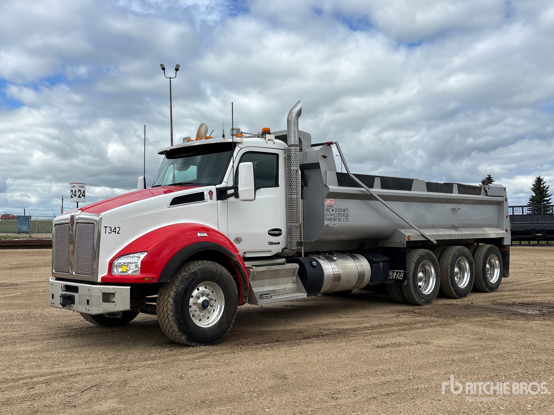 2024 Kenworth T880 8x6 Tri/A Dump Truck