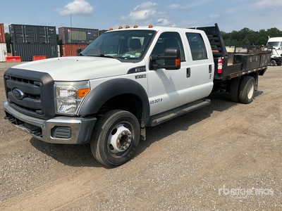 2013 Ford F-450 4x2 Crew Cab Flatbed Truck
