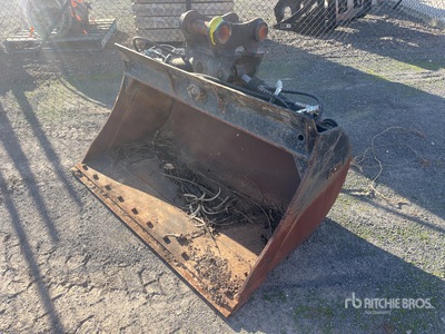ANT 1500 mm Q/C Hydraulic Tilting Excavator Bucket - Fits 7 - 10 ton
