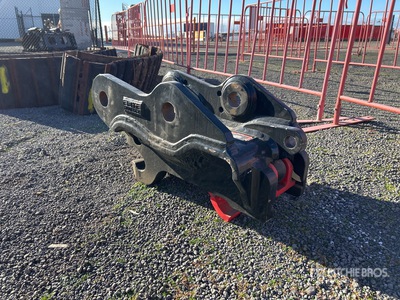 Elite Twinlock Excavator Coupler - Fits Liebherr R922