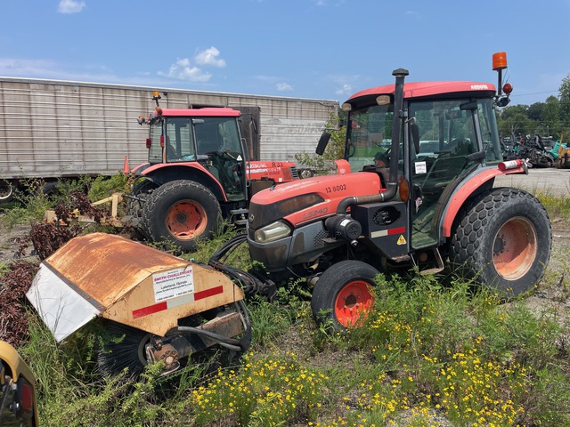 2012 Kubota L5240 Broom Tractor
