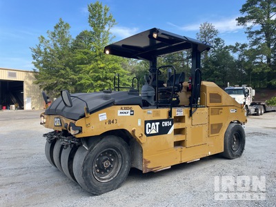 2018 Cat CW34 8 Wheel Pneumatic Roller