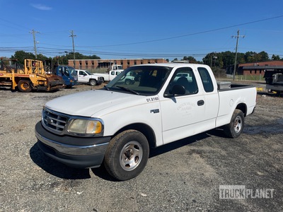 2001 Ford F-150 XL 4x2 Extended Cab ピックアップ