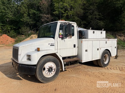 1999 Freightliner FL70 4x2 شاحنة خدمة