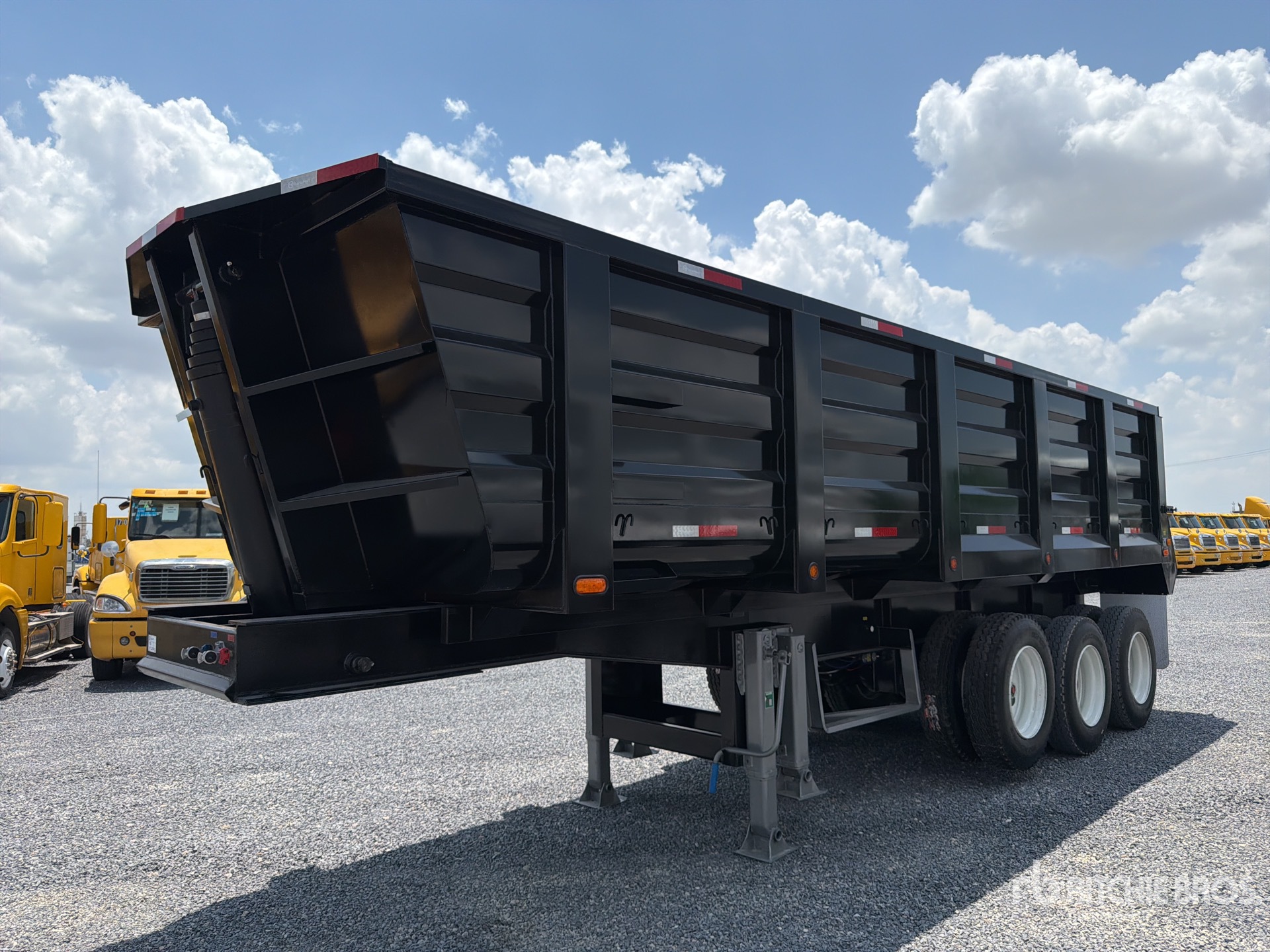 2027 TM Tracto Mart Camiones y Equipos Tri/A Demolition Semirremolque de Volteo (Sin Usar) / End Dump Trailer (Unused)